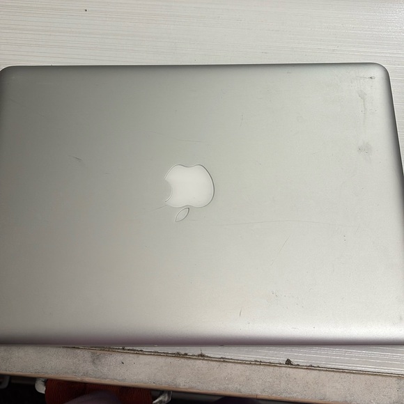 I’m selling because I don’t use it it just sits on my dresser I don’t want